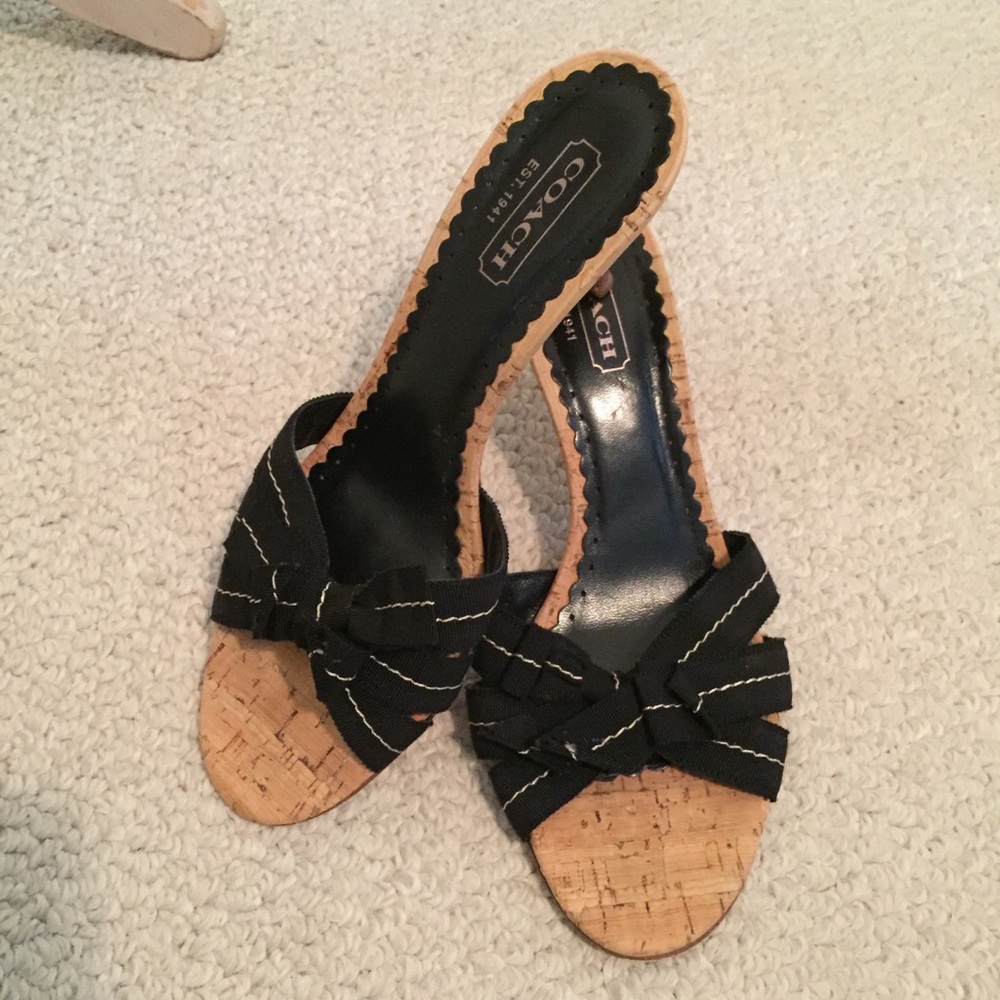 Coach sandals size 9 worn 3x on cruise black - Picture 7 of 8